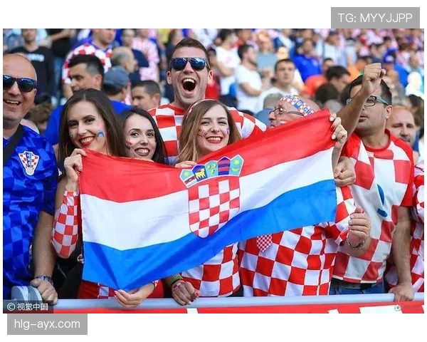 克罗地亚球迷热情助威，球队状态回暖前景可期