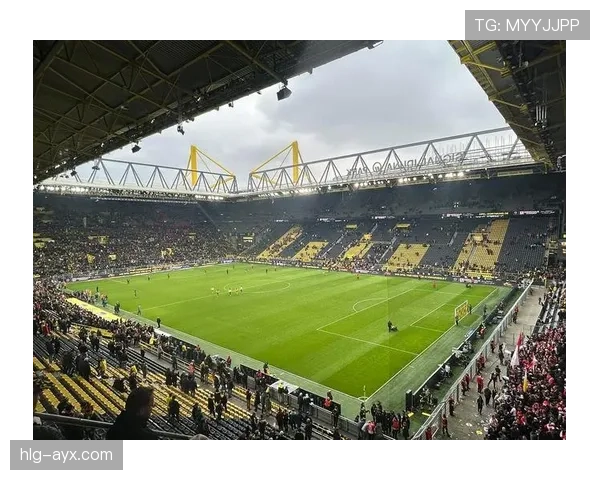 德甲欧普尔竞技场升级全新设施,全面提升球迷观赛体验 德甲欧普尔竞技场升级全新设施,全面提升球迷观赛体验