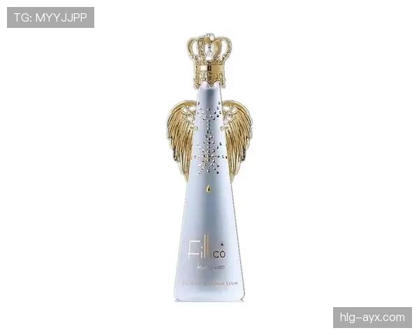 史梦瑶每天喝的水都是定制款,普通人连瓶盖都拧不开 史梦瑶每天喝的水都是定制款,普通人连瓶盖都拧不开